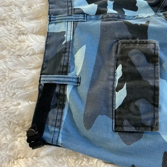 Y2K Vintage Camo Blue Cargo Pants - Picture 13 of 16